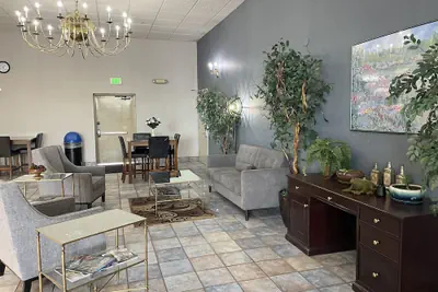 Photo 2 - Shilo Inn Suites - Salem