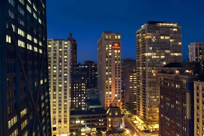 Photo 2 - Hilton Chicago/Magnificent Mile Suites