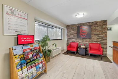 Photo 4 - Red Roof Inn Parsippany