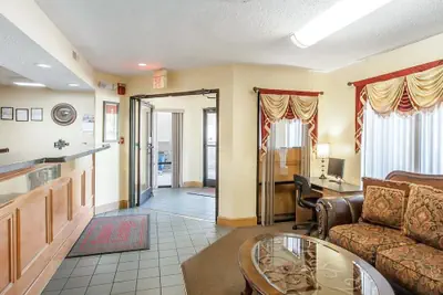 Photo 5 - Econo Lodge Inn & Suites Murfreesboro Shopping District