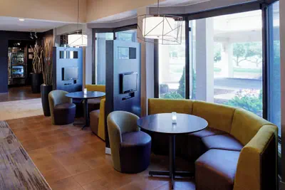 Photo 5 - Courtyard by Marriott Detroit Dearborn