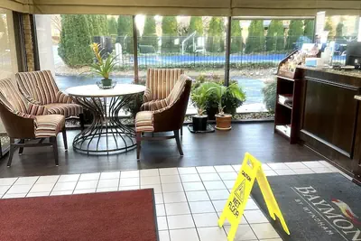 Photo 4 - Rodeway Inn