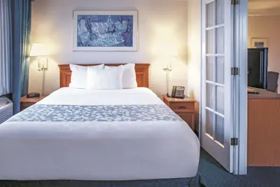 Photo 4 - La Quinta Inn by Wyndham Moline Airport