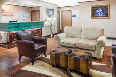Photo 3 - Days Inn by Wyndham Dyersburg