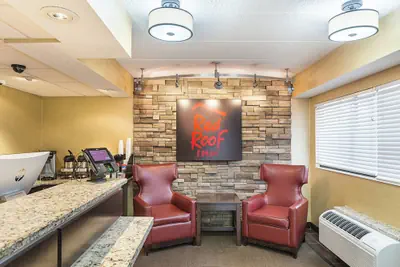 Photo 4 - Red Roof Inn Lansing West - MSU