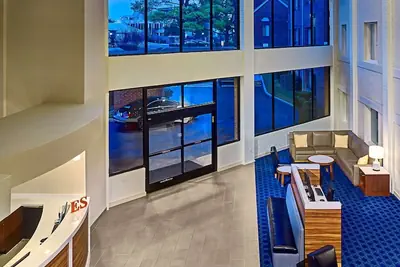 Photo 3 - Sonesta Simply Suites Memphis East Poplar Pike ​