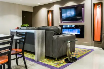 Photo 4 - Quality Suites Fort Myers I-75