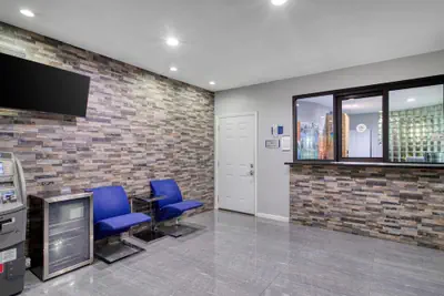 Photo 4 - SureStay Hotel by Best Western Spring North Houston