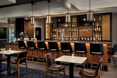 Photo 2 - Courtyard by Marriott New Carrollton