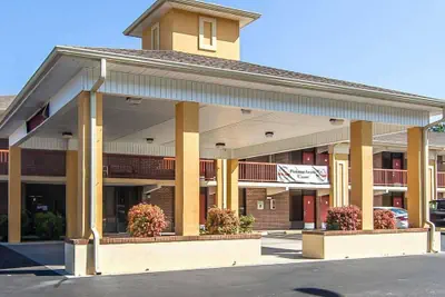 Photo 2 - Quality Inn Sweetwater West