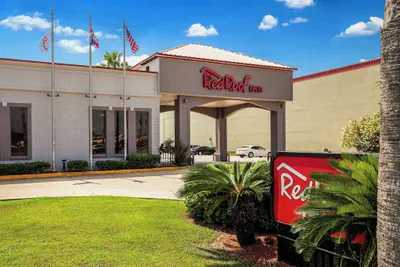 Photo 2 - Red Roof Inn Gulfport - Biloxi Airport