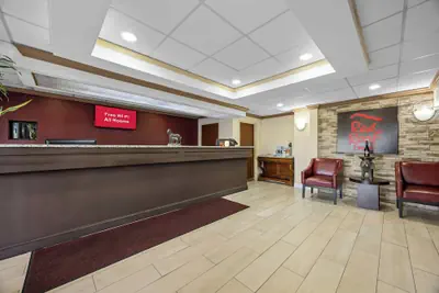 Photo 4 - Red Roof Inn & Suites Clinton, TN