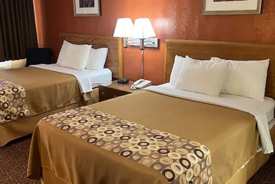 Photo 3 - Executive Inn