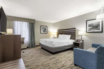 Photo 2 - Best Western Plus Knoxville Cedar Bluff