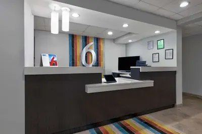 Photo 2 - Motel 6 Scottsboro, Al – Hwy 72