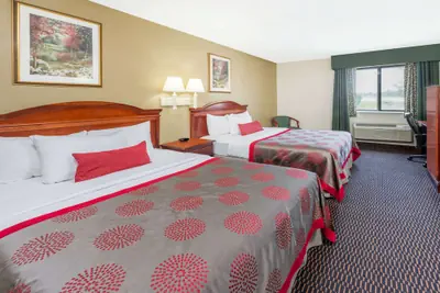 Photo 3 - Ramada by Wyndham Columbia