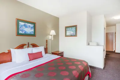 Photo 5 - Ramada by Wyndham Columbia