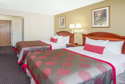 Photo 4 - Ramada by Wyndham Columbia
