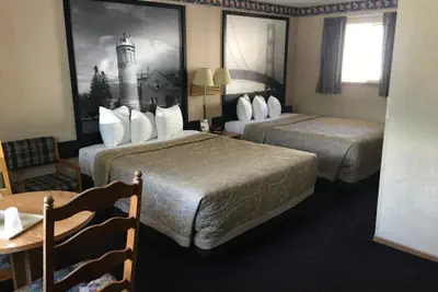 Photo 5 - Super 8 by Wyndham Mackinaw City/Beachfront Area