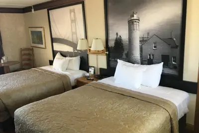 Photo 4 - Super 8 by Wyndham Mackinaw City/Beachfront Area