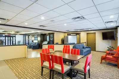 Photo 2 - Comfort Inn Cleveland Downtown