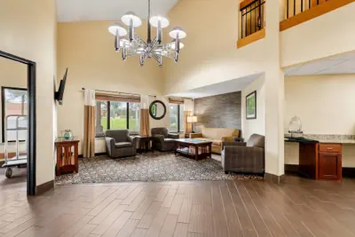 Photo 2 - Quality Inn & Suites Lawrence - University Area