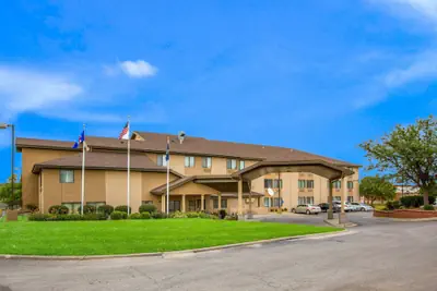 Photo 2 - Quality Inn & Suites Lawrence - University Area