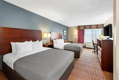 Photo 4 - Quality Inn & Suites Lawrence - University Area