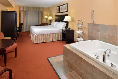 Photo 4 - Holiday Inn Martinsburg by IHG