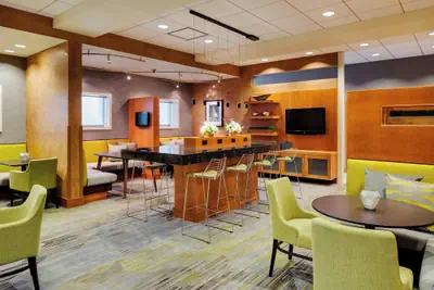 Photo 5 - Courtyard by Marriott Boston Logan Airport