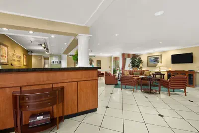 Photo 2 - Baymont By Wyndham Gainesville I-75