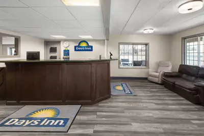 Photo 4 - Days Inn by Wyndham Pierre