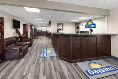 Photo 5 - Days Inn by Wyndham Pierre