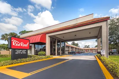 Photo 2 - Red Roof Inn Ft Pierce