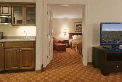 Photo 3 - Ann Arbor Regent Hotel & Suites