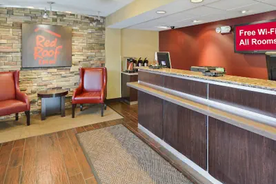 Photo 3 - Red Roof Inn Toledo - University