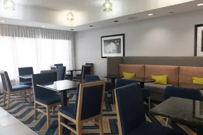 Photo 3 - Hampton Inn Atlanta/Peachtree City