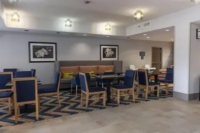Photo 4 - Hampton Inn Atlanta/Peachtree City
