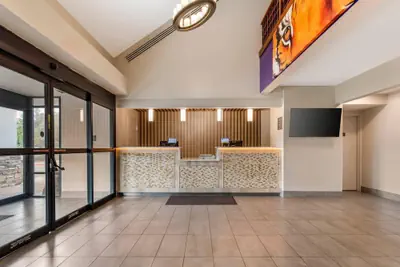Photo 5 - Comfort Inn & Suites Clemson - University Area