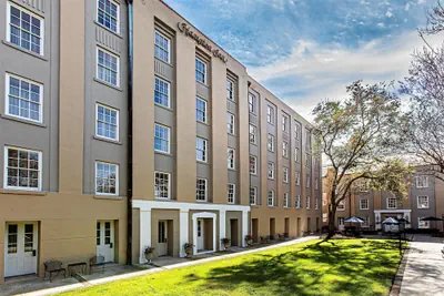 Photo 2 - Hampton Inn Charleston-Historic District