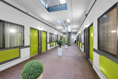 Photo 4 - SureStay by Best Western San Francisco Marina District