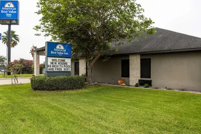 Photo 2 - Americas Best Value Inn Harlingen
