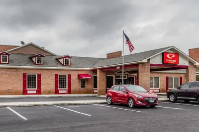Photo 2 - Econo Lodge Inn & Suites Enterprise