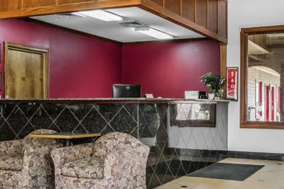 Photo 4 - Econo Lodge Inn & Suites Enterprise