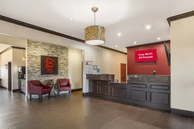 Photo 4 - Red Roof Inn & Suites Sulphur Springs