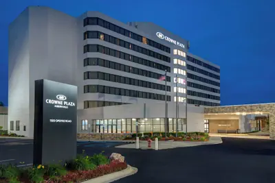 Photo 2 - Crowne Plaza Auburn Hills by IHG