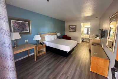 Photo 3 - Days Inn by Wyndham Rocklin/Sacramento