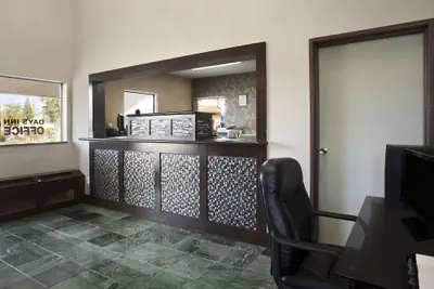 Photo 2 - Days Inn by Wyndham Rocklin/Sacramento