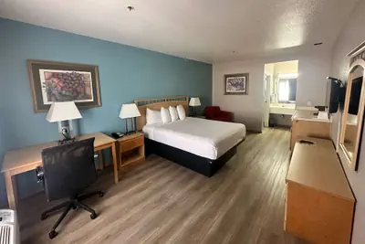 Photo 4 - Days Inn by Wyndham Rocklin/Sacramento