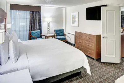 Photo 5 - DoubleTree by Hilton Milwaukee Downtown